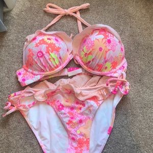 Victoria’s Secret bikini